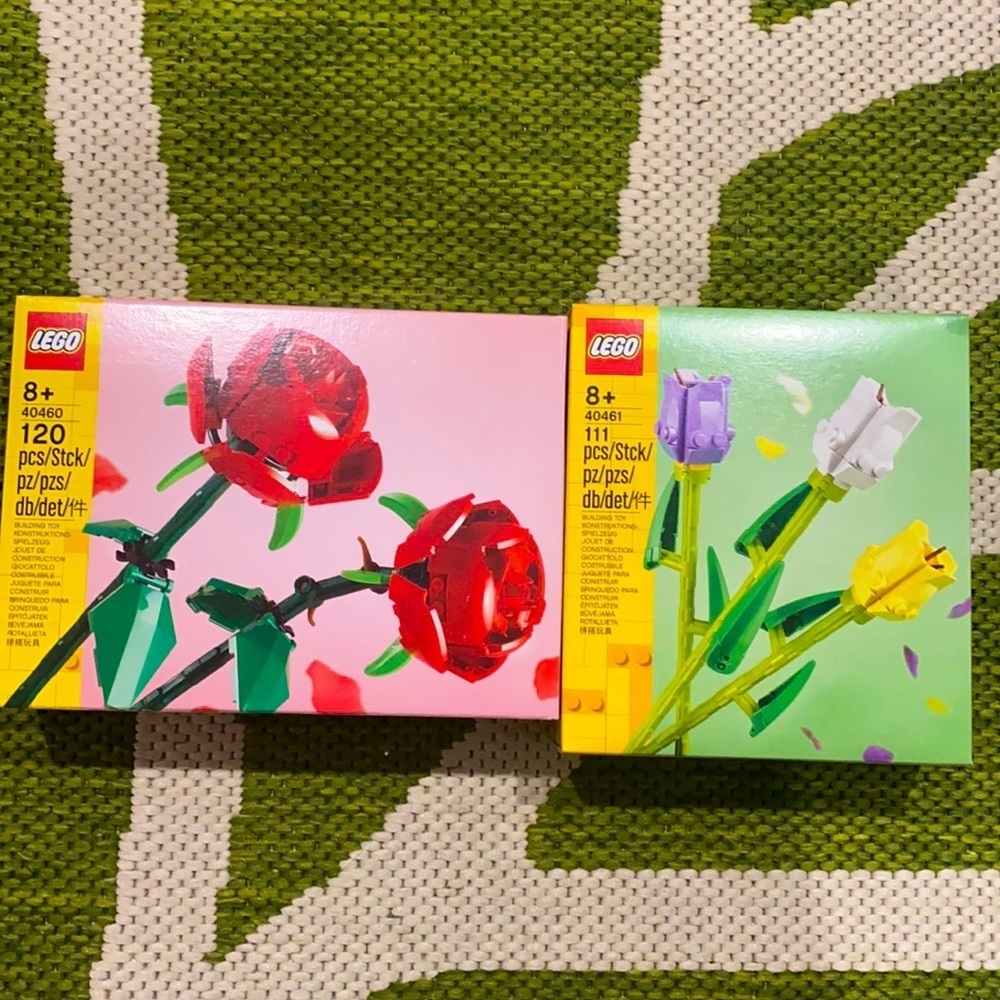 NIB LEGO tulips and roses set